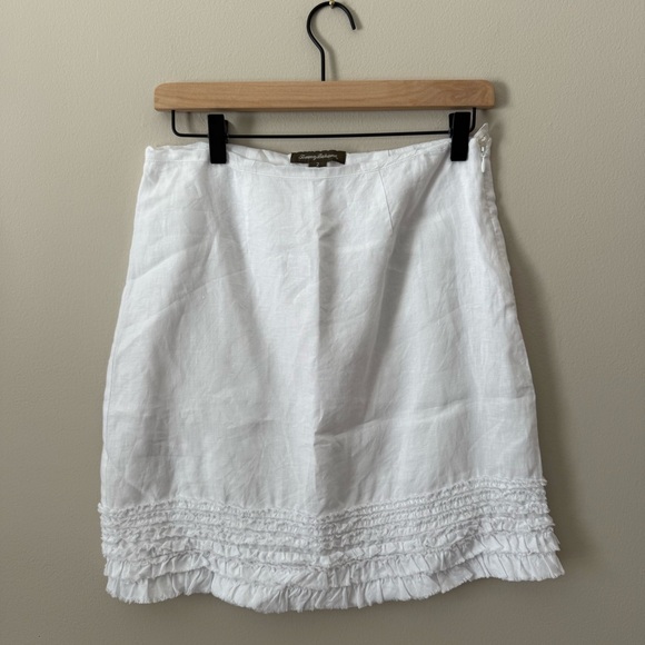 Tommy Bahama White Mini Skirt with Ruffle Hem Size 2 - Picture 1 of 7